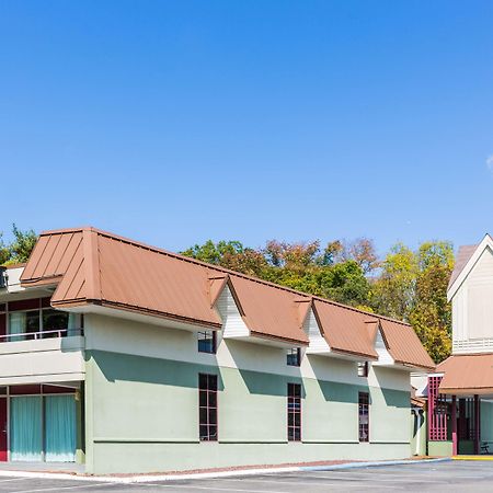 Days Inn East Stroudsburg Exterior foto